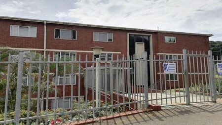 2 Bedroom flat to rent in Bluff, Durban