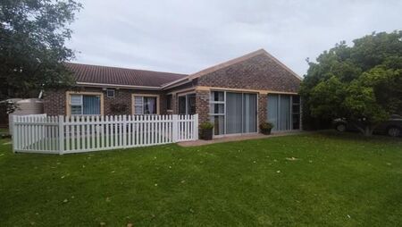 3 Bedroom House in Paradise Beach