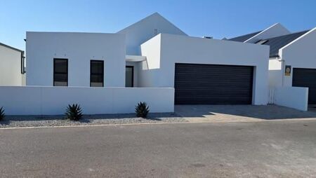 2 Bedroom House in Britannia Bay