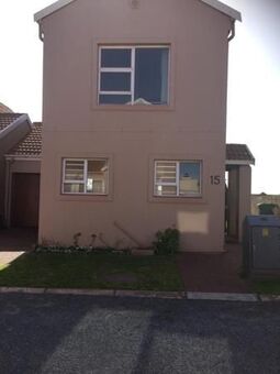 3 Bedroom Townhouse in Saldanha