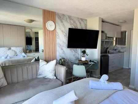 1 Bedroom Apartment in Table View