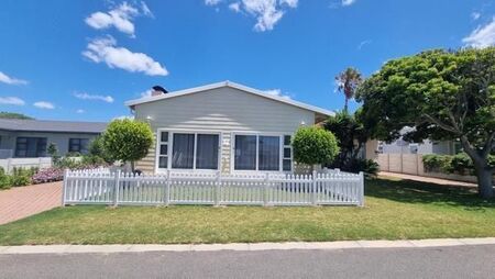 4 Bedroom House in Hartenbos