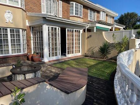 3 Bedroom Duplex in Kloof