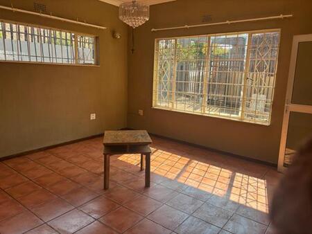 Bachelor apartment in Towerby