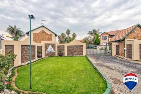 2 Bedroom Apartment in Glen Marais