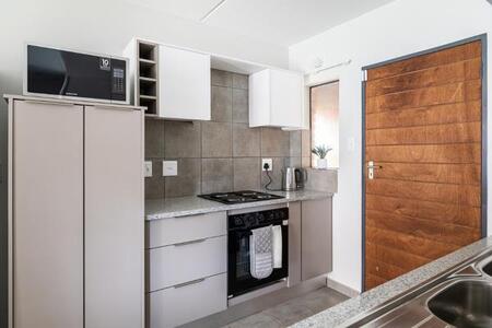 2 Bedroom Apartment in Alrode
