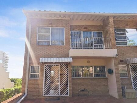 3 Bedroom townhouse - sectional to rent in Umhlanga Central