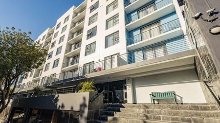 2 Bedroom apartment to rent in Zonnebloem, Cape Town
