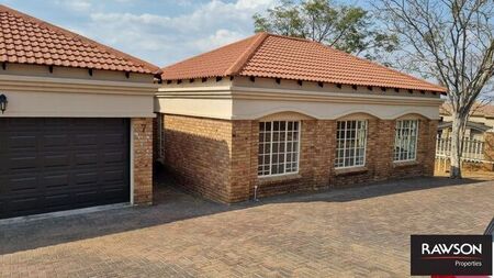 3 Bedroom townhouse - sectional to rent in Safari Gardens, Rustenburg
