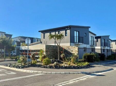 3 Bedroom duplex townhouse - sectional to rent in Parklands North, Blouberg