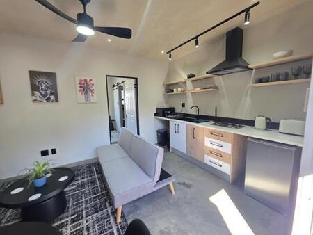 1 Bedroom House in Oudtshoorn Central