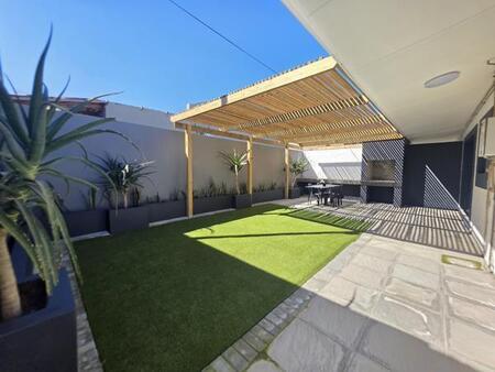 2 Bedroom House in Oudtshoorn Central