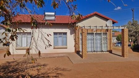 3 Bedroom House in Postmasburg