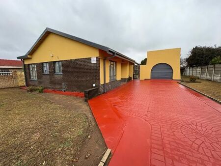 3 Bedroom House in Paradise