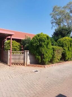 2 Bedroom Townhouse in Doornpoort