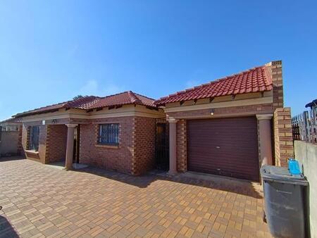 3 Bedroom House in Kwa Thema