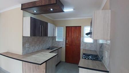 2 Bedroom Townhouse in Uitenhage Central