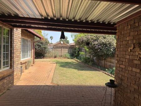 3 Bedroom Townhouse in Doornpoort