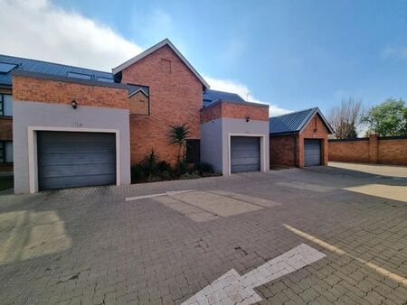 3 Bedroom townhouse - sectional to rent in Rynfield, Benoni