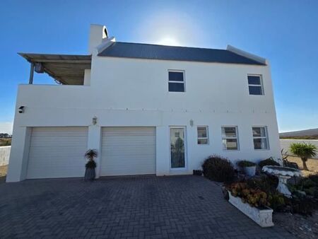 2 Bedroom House in Lampiesbaai