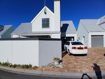 1 Bedroom Apartment in Melkbosstrand