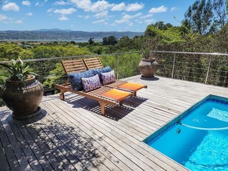 2 Bedroom House in Brenton On Lake