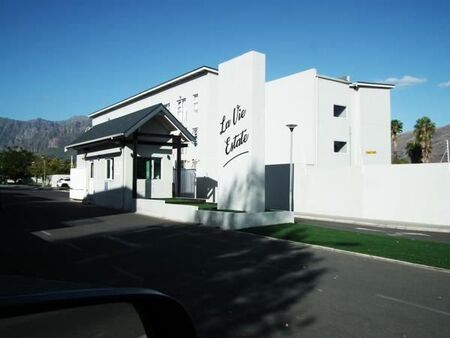 1 Bedroom House in Klein Parys