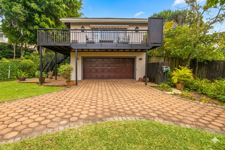 2 Bedroom Apartment in Cowies Hill