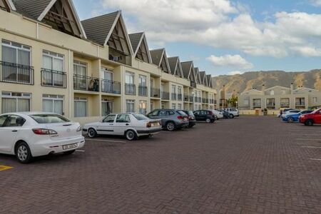 2 Bedroom Apartment in Gordons Bay Central