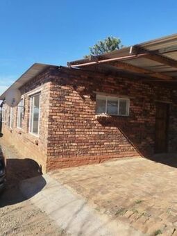 1 Bedroom House in Randfontein Central