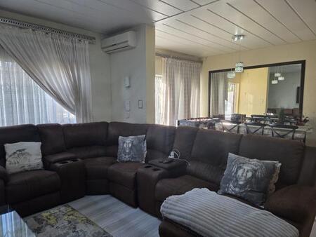 3 Bedroom Apartment in Kroonheuwel