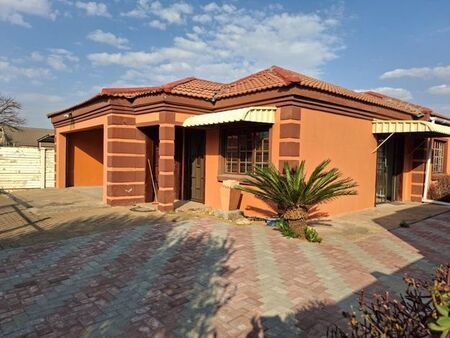 3 Bedroom house to rent in Vista Park, Bloemfontein