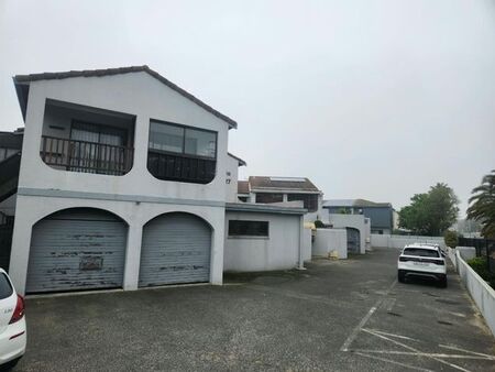3 Bedroom townhouse - sectional to rent in Table View, Blouberg