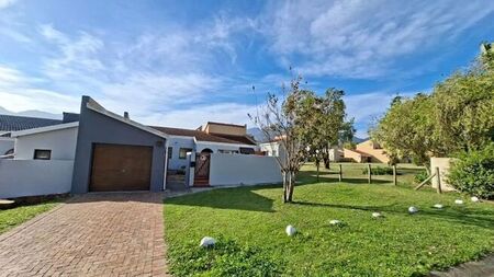 3 Bedroom house to rent in Heather Park, George
