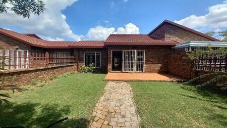 2 Bedroom townhouse - sectional to rent in Erasmus, Bronkhorstspruit
