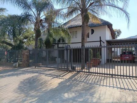 11 Bedroom house to rent in Suiderberg, Pretoria