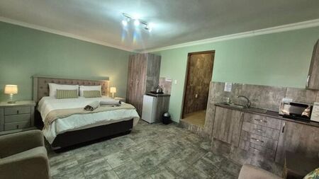 1 Bedroom bachelor flat to rent in Melodie, Hartbeespoort