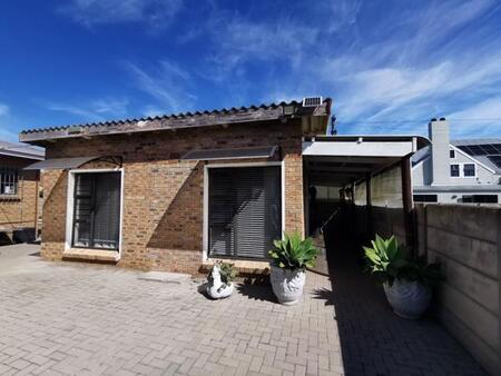 1 Bedroom Flat in Dwarskersbos