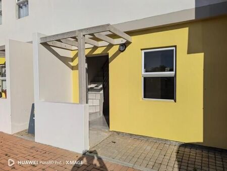 2 Bedroom Apartment in De Almeida