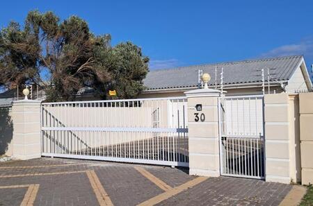 3 Bedroom House in Gansbaai
