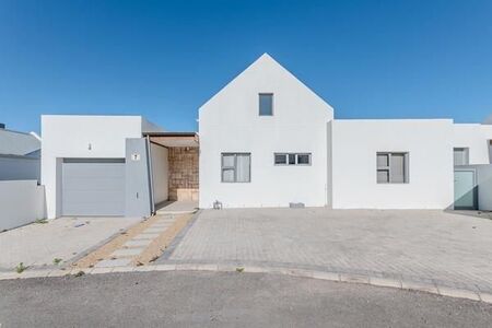 2 Bedroom House in Welgedaan Estate