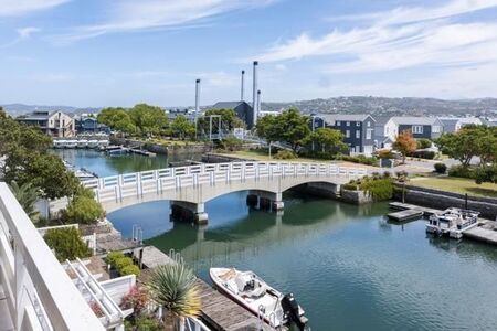 2 Bedroom Apartment in Thesen Islands