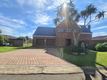 5 Bedroom House in Fraaiuitsig