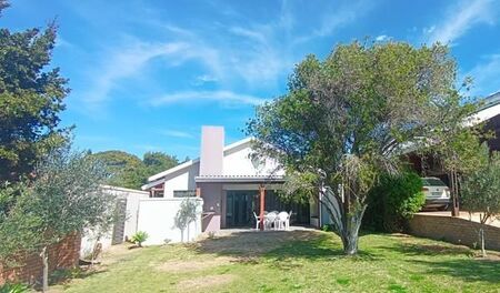 2 Bedroom Apartment in Stilbaai Wes
