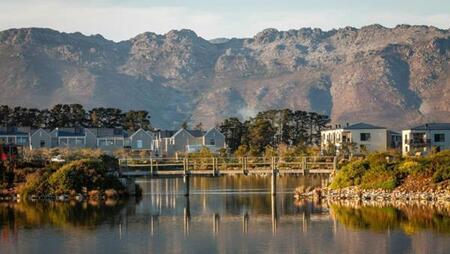1 Bedroom Apartment in Somerset Lakes
