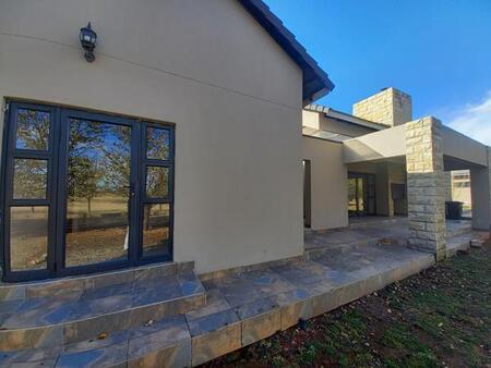 4 Bedroom House in Magersfontein Memorial Golf Estate