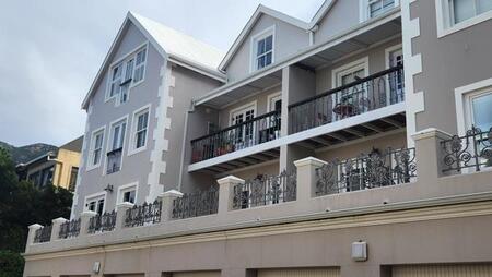 3 Bedroom Apartment in Beach Estate