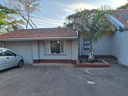 Bachelor apartment in Park Hill