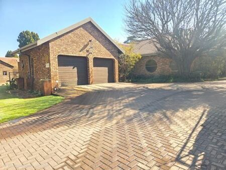 4 Bedroom House in Vanderbijlpark Se3