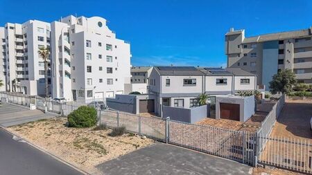 3 Bedroom duplex townhouse - freehold to rent in Beachfront, Blouberg